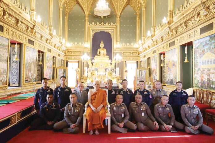 สดจากหน้าพระ