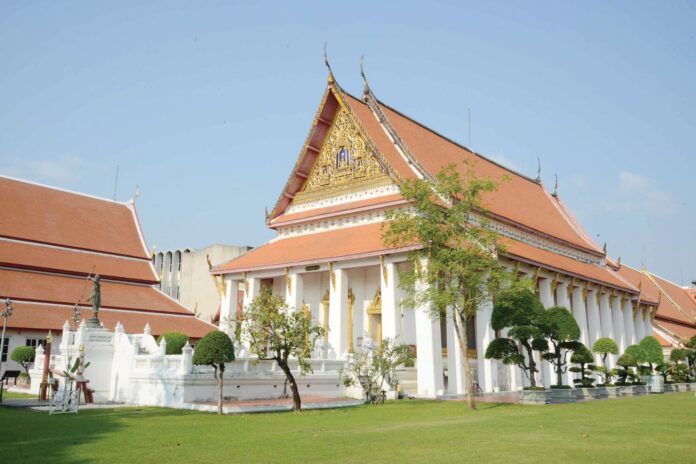 สดจากหน้าพระ