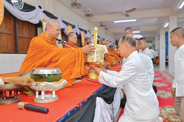 สดจากหน้าพระ