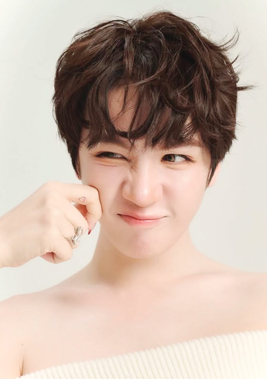 อาทิตย์ใส