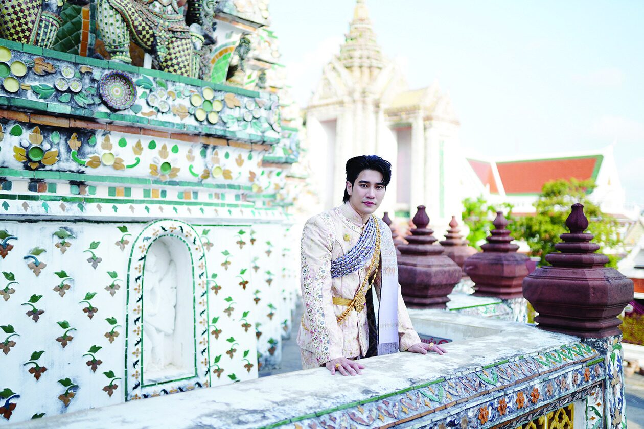สกู๊ปบันเทิง - ‘ยูโร-ภูมิ-แอนน่า’สาดเสน่ห์ไทย ‘แต่งไทย เที่ยวได้ทุกที่’รับสงกรานต์