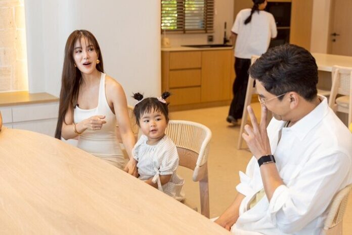เปิดบ้าน “ทะเลเวลา” ครั้งแรก! ก้อย-พี่ตูน ชีวิตครอบครัวที่เรียบง่าย