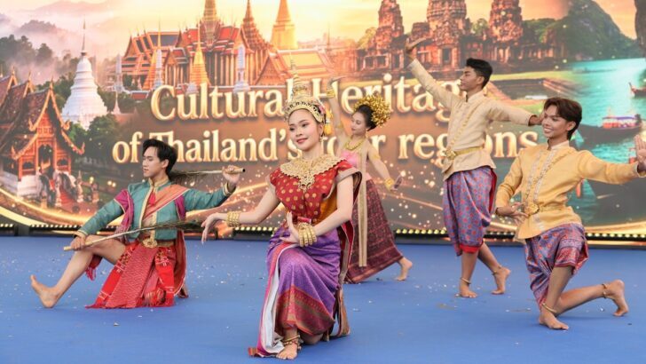 20,000 Vietnamese celebrate Thai culture at Thai Festival in Hanoi
