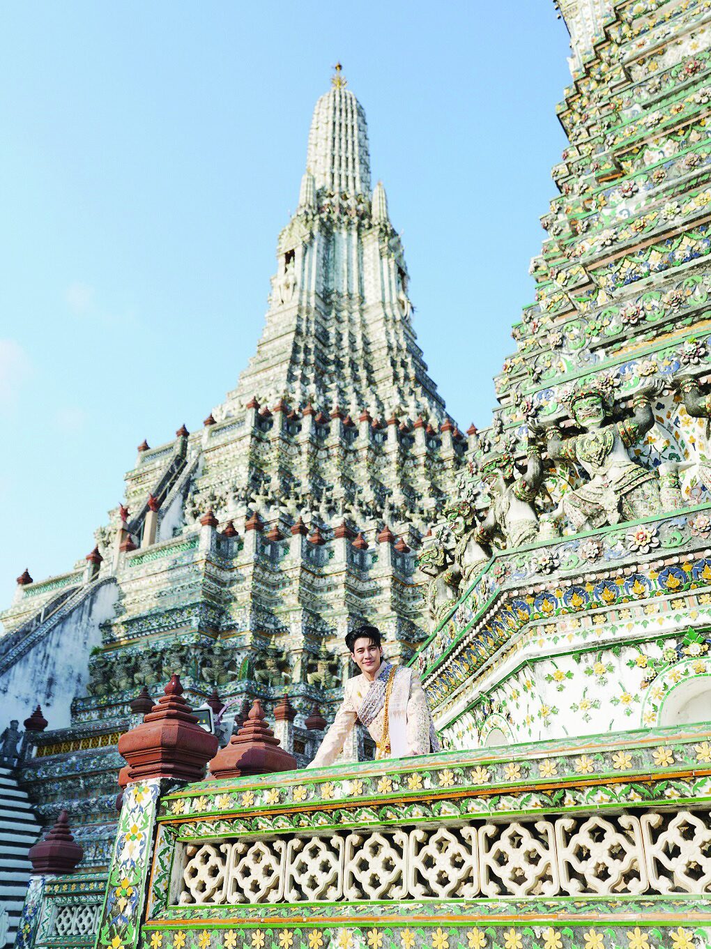 สกู๊ปบันเทิง - ‘ยูโร-ภูมิ-แอนน่า’สาดเสน่ห์ไทย ‘แต่งไทย เที่ยวได้ทุกที่’รับสงกรานต์