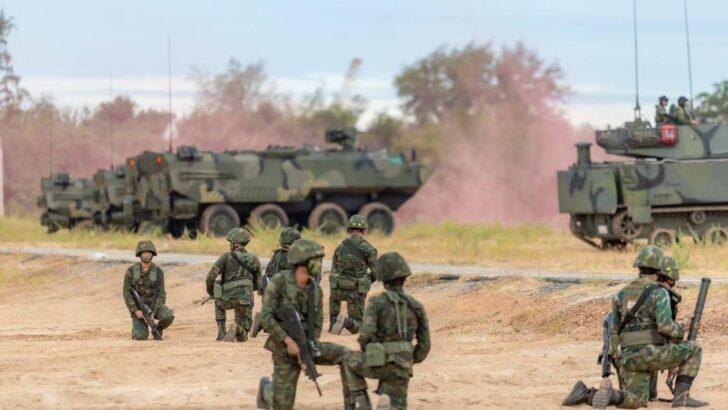 Navy boosts eastern border with Thai-made AWAV 8×8 vehicles