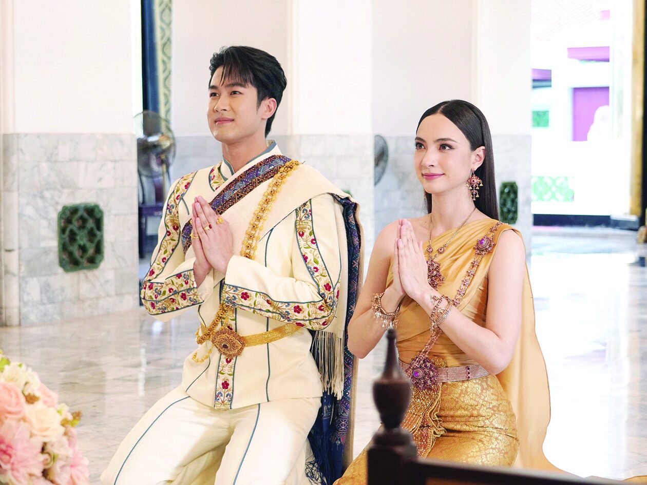 สกู๊ปบันเทิง - ‘ยูโร-ภูมิ-แอนน่า’สาดเสน่ห์ไทย ‘แต่งไทย เที่ยวได้ทุกที่’รับสงกรานต์