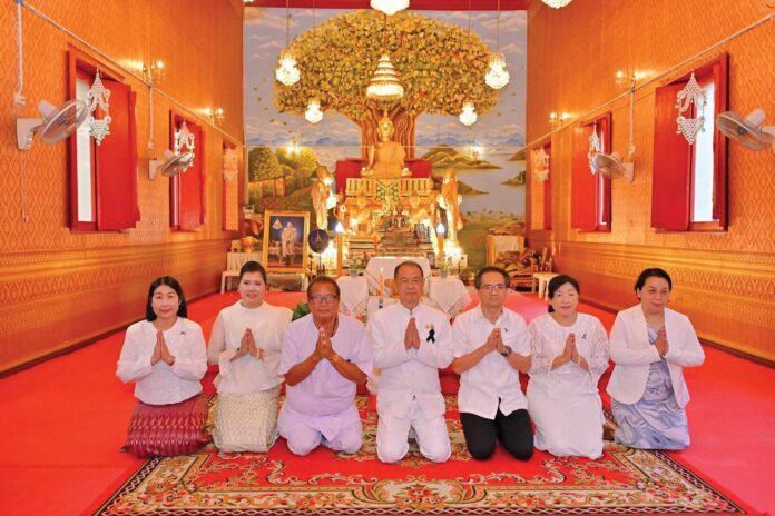 สดจากหน้าพระ