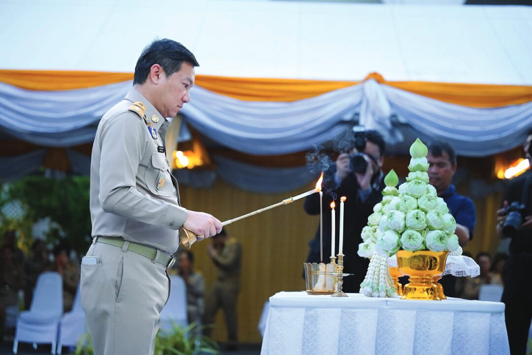สดจากหน้าพระ
