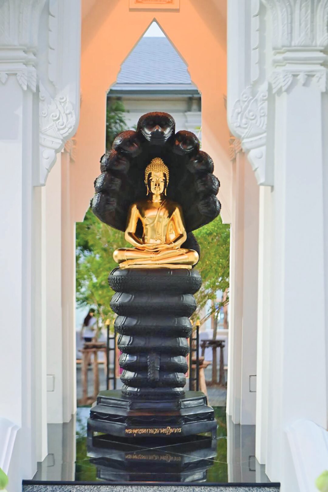 สดจากหน้าพระ
