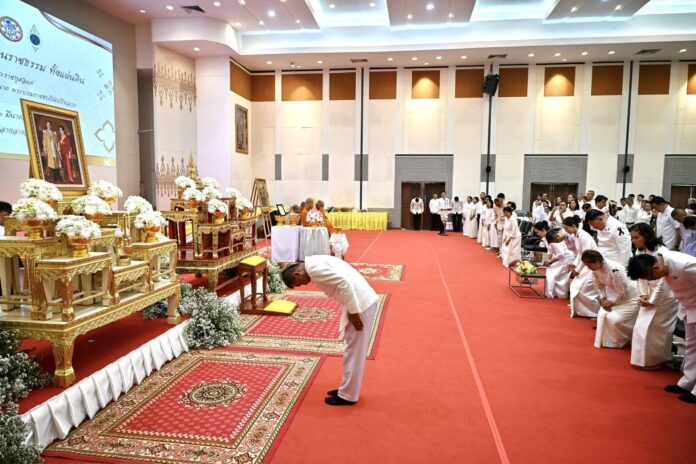 สดจากหน้าพระ