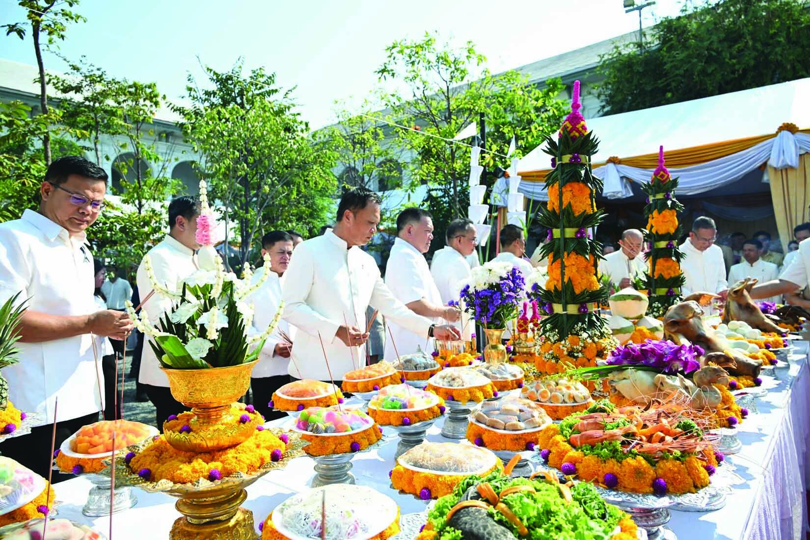 สดจากหน้าพระ 