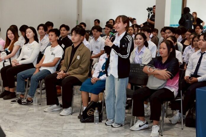 ชุมทางดาวทอง เปิดเวทีเยาวชน 77 จังหวัด ประกวดลูกทุ่งระดับประเทศ