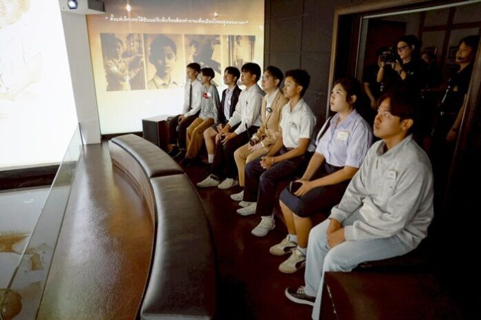 ชุมทางดาวทอง เปิดเวทีเยาวชน 77 จังหวัด ประกวดลูกทุ่งระดับประเทศ