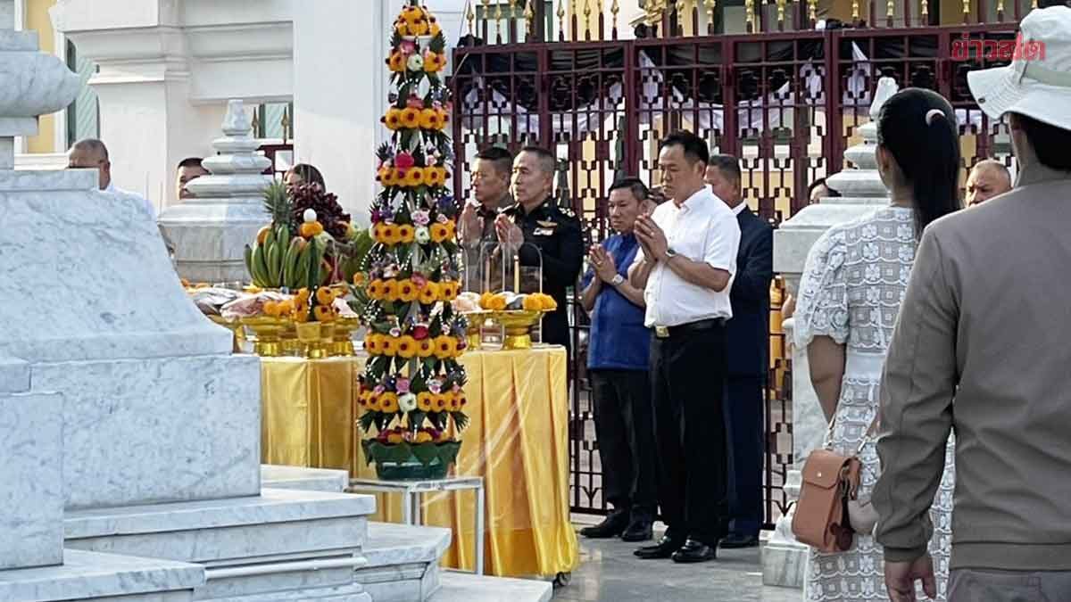 อนุทิน สักการะศาลหลักเมือง เอาฤกษ์เอาชัยก่อนแถลงนโยบายรัฐสภา