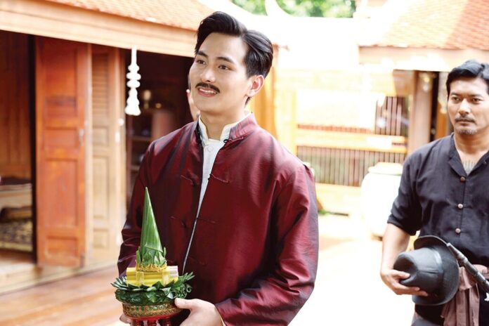 เบื้องหลังมายา