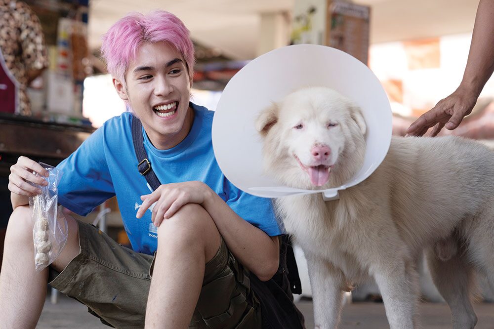 เบื้องหลังมายา