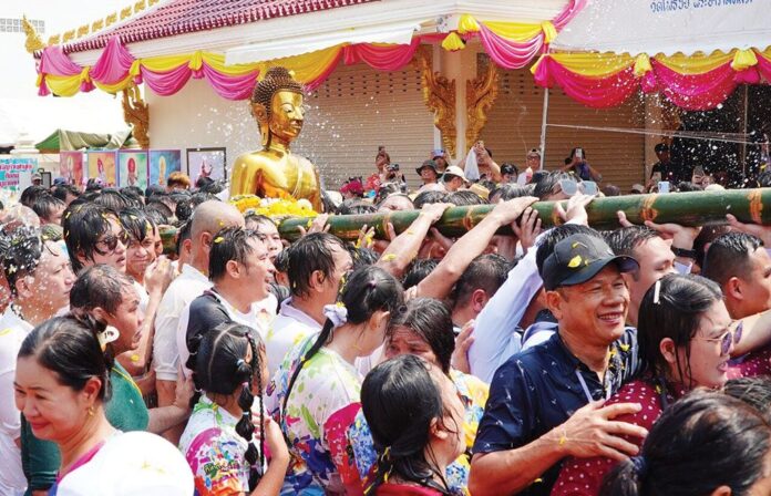 เที่ยววัดวันหยุด