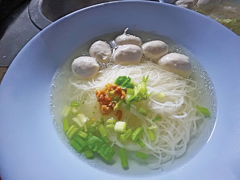 หลาก&หลายอิ่มอร่อย - ก๋วยเตี๋ยวลูกชิ้นหมูนินจา ระดับตำนานย่านทรงวาด