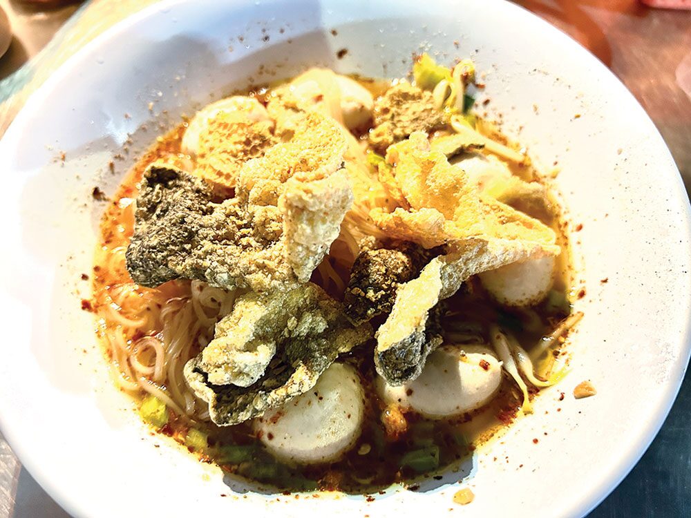 หลาก&หลายอิ่มอร่อย - ก๋วยเตี๋ยวลูกชิ้นหมูนินจา ระดับตำนานย่านทรงวาด