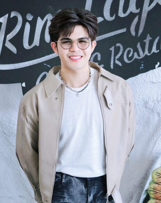 จับกระแสลูกทุ่ง