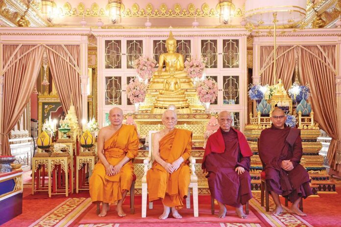 สดจากหน้าพระ