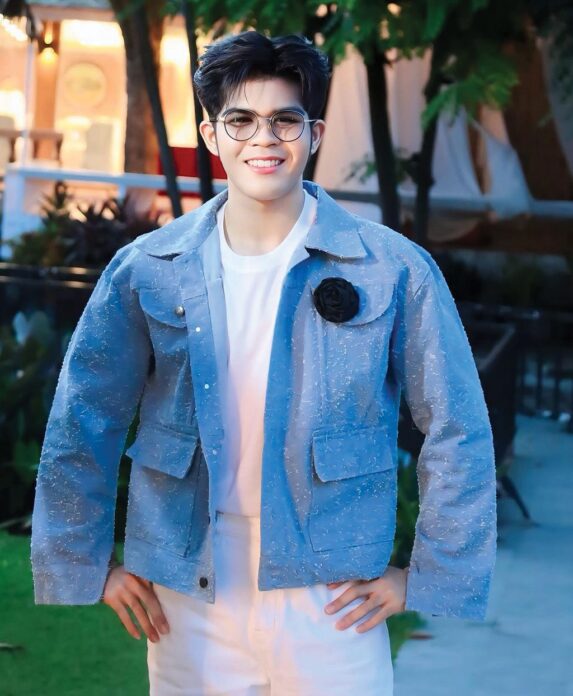 จับกระแสลูกทุ่ง