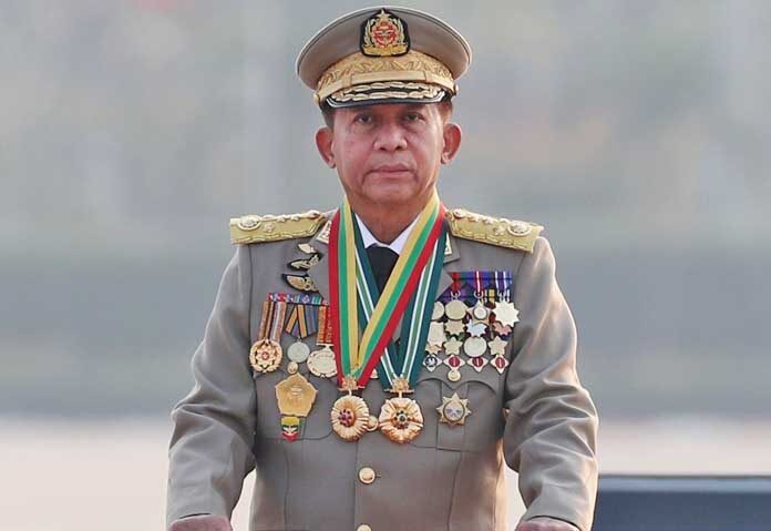 ภาพจากแฟ้มภาพ - พลเอกอาวุโส มิน อ่อง หลาิง หัวหน้าสภาทหารของเมียนมาร์ ตรวจแถวนายทหารในพิธีสวนสนามเนื่องในวันกองทัพเมียนมาร์ครบรอบ 78 ปี ณ กรุงเนปยีดอว์ ประเทศเมียนมาร์ เมื่อวันที่ 27 มีนาคม 2566