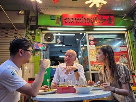 เบื้องหลังความแรงสัญญาณทรูย่านเยาวราช “เน็ตเวิร์กโภชนา” บุกเยาวราช พิสูจน์ภารกิจ “ซ่อม-สร้าง-ดูแล” ของเจ้าถิ่น 5G ในย่านที่ไม่เคยหลับใหล