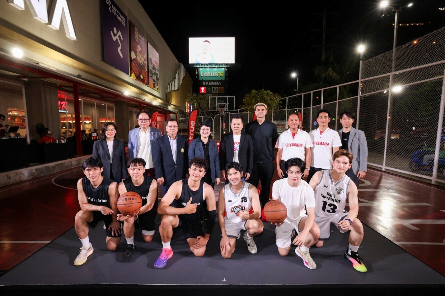 เหนือกว่าเกมกีฬา คือโอกาสที่เท่าเทียม…ทรู x โลตัส พลิก “ลานหน้าศูนย์การค้า”