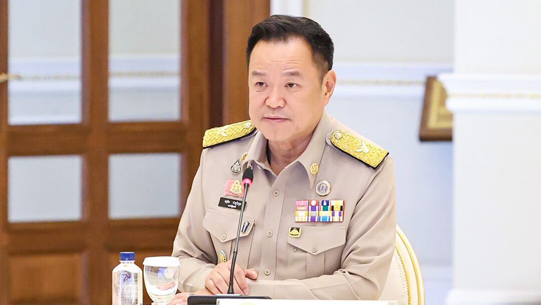 ทิ้งหมัดเข้ามุม – กระจายงาน หรือว่าลอยตัว?