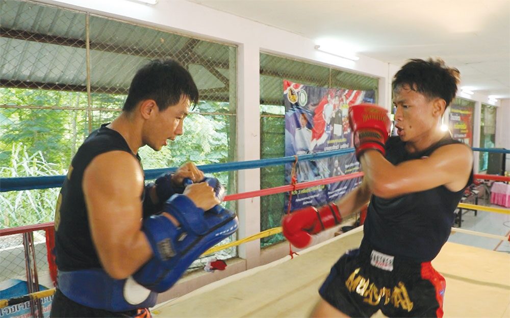 สดจากเยาวชน - หมัดของโอกาส ในสังเวียนเด็กสู้