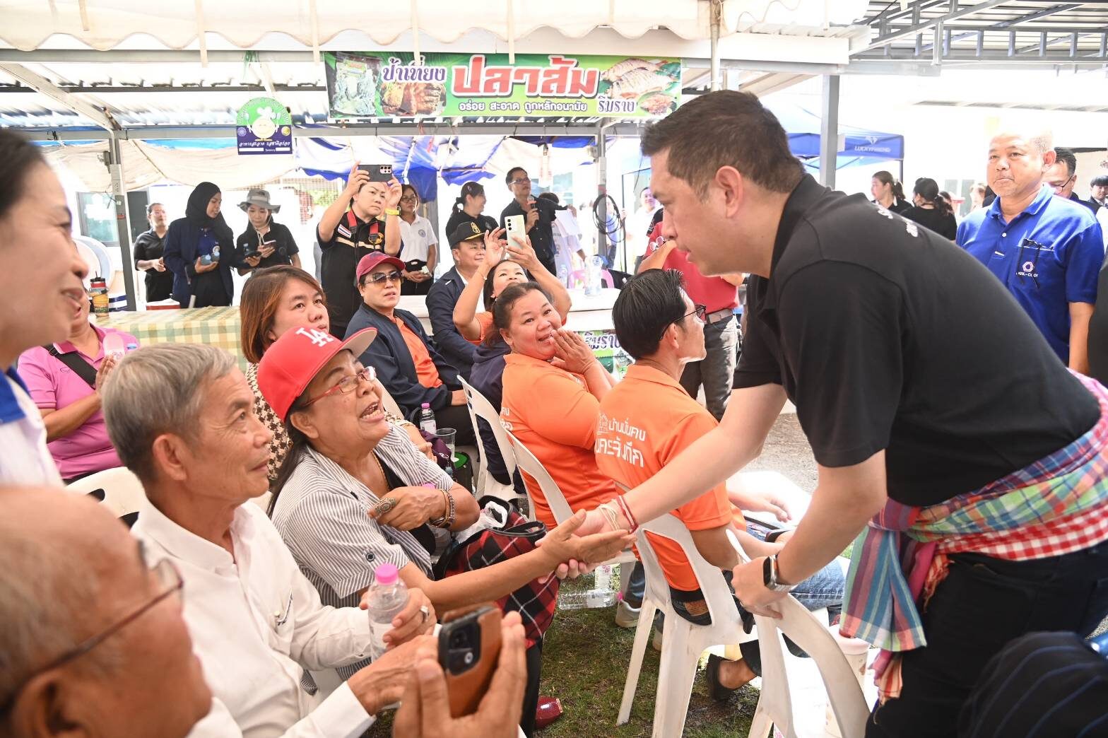 นิกร รมว.พม. ลุยแก้ปัญหาที่อยู่อาศัยผู้มีรายได้น้อย ริมรางรถไฟเมืองย่าโม