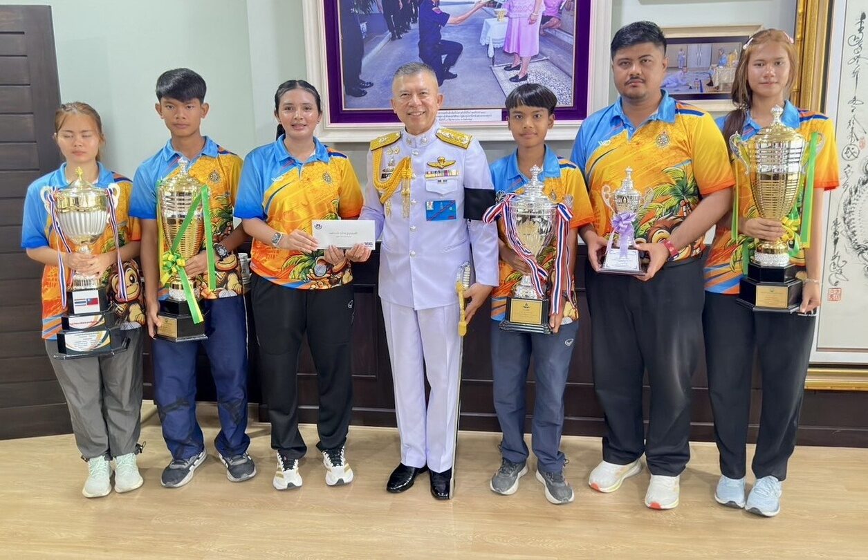 ผบช.ตชด. สดุดีดาวรุ่งเปตอง รร.วัดบวรมงคล ชื่นชมมุ่งมั่นสืบสาน กีฬา สมเด็จย่าทรงโปรด