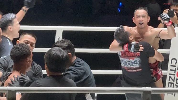 สามเอ บนวัย 42 ปีร่างกายยังแกร่งโชว์หวดก้านคอชนะน็อกเอลเมห์ดีจากโมร็อกโก