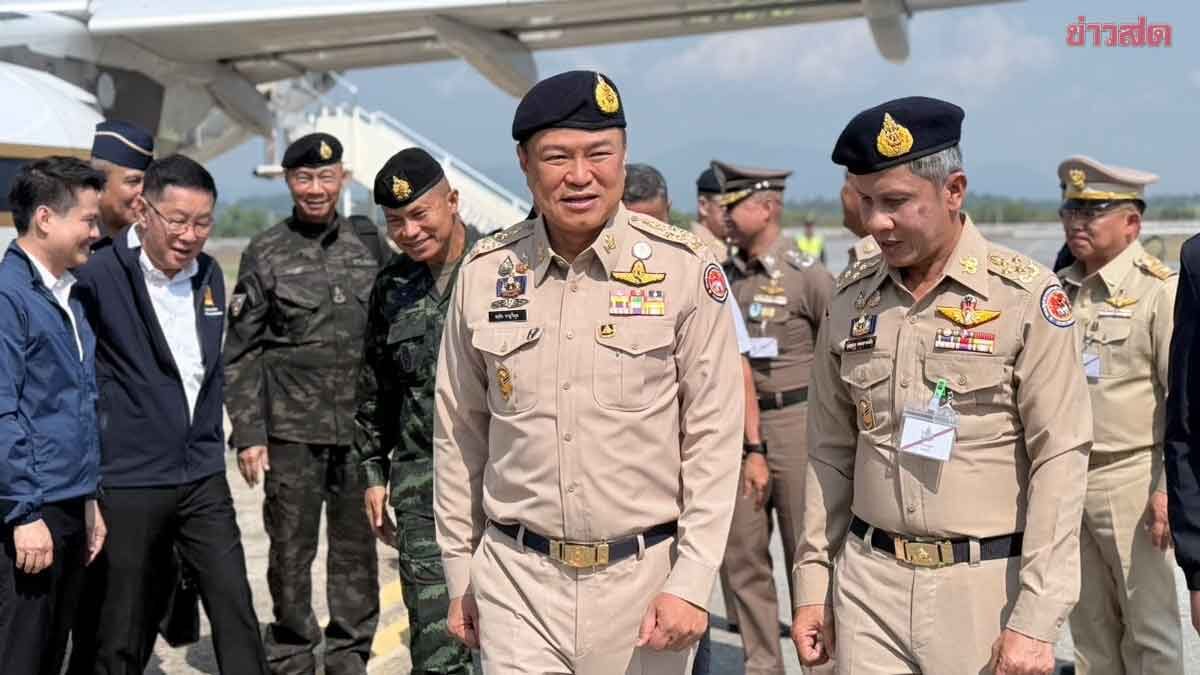 นายกฯ ถึงนราธิวาส มทภ.4 รอต้อนรับ หลังมีดราม่าเดือด ก่อนมอบนโยบาย ศอ.บต.