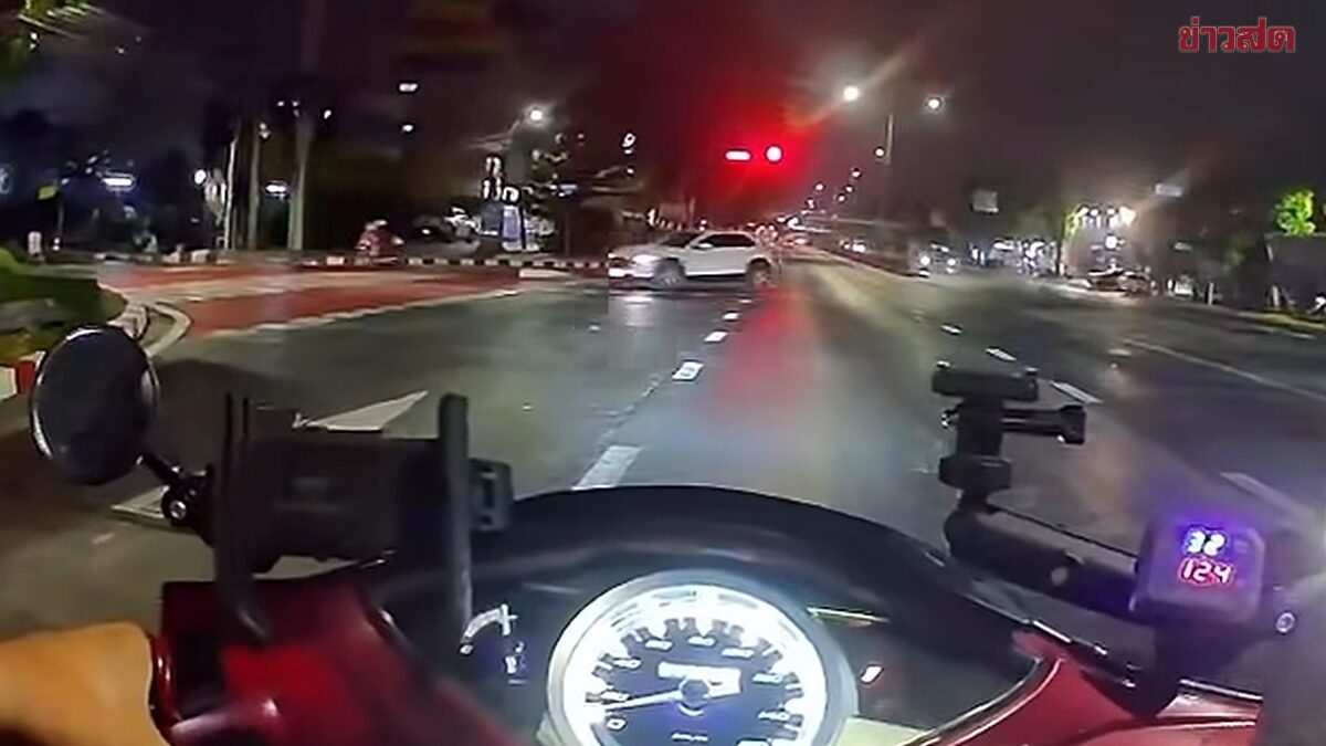 นักเรียนสาว โดดมอ’ไซค์หนีตาย หลังเรียกรถผ่านแอปฯ แต่ไรเดอร์บิดพาออกนอกเส้นทาง