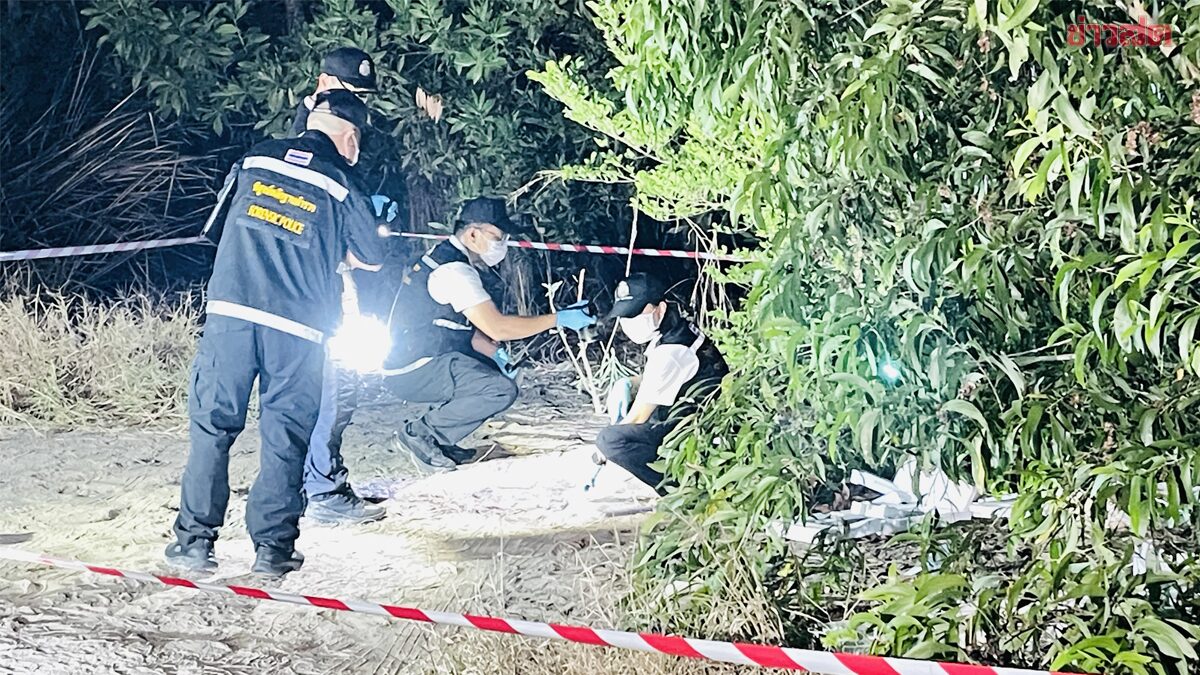 ผงะ พบร่างชายปริศนานอนเสียชีวิต กลางป่าละเมาะใกล้บ่อน้ำ