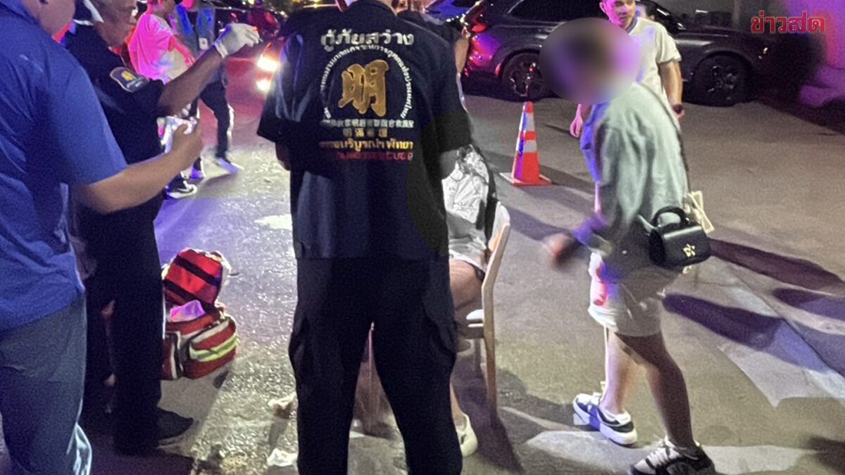 2 หมอนวดสาว เพื่อนซี้ นัดเคลียร์ใจไม่ลงตัว กระโดดชกหน้าเต็มแรง