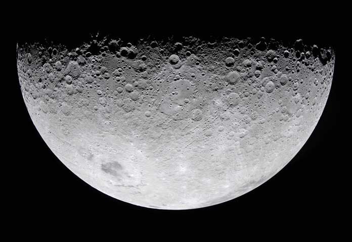 ในภาพนี้ซึ่งจัดทำโดย NASA ลูกเรือของยานอาร์เทมิส II ได้ถ่ายภาพหลุมอุกกาบาตบนดวงจันทร์เมื่อวันจันทร์ที่ 6 เมษายน 2569