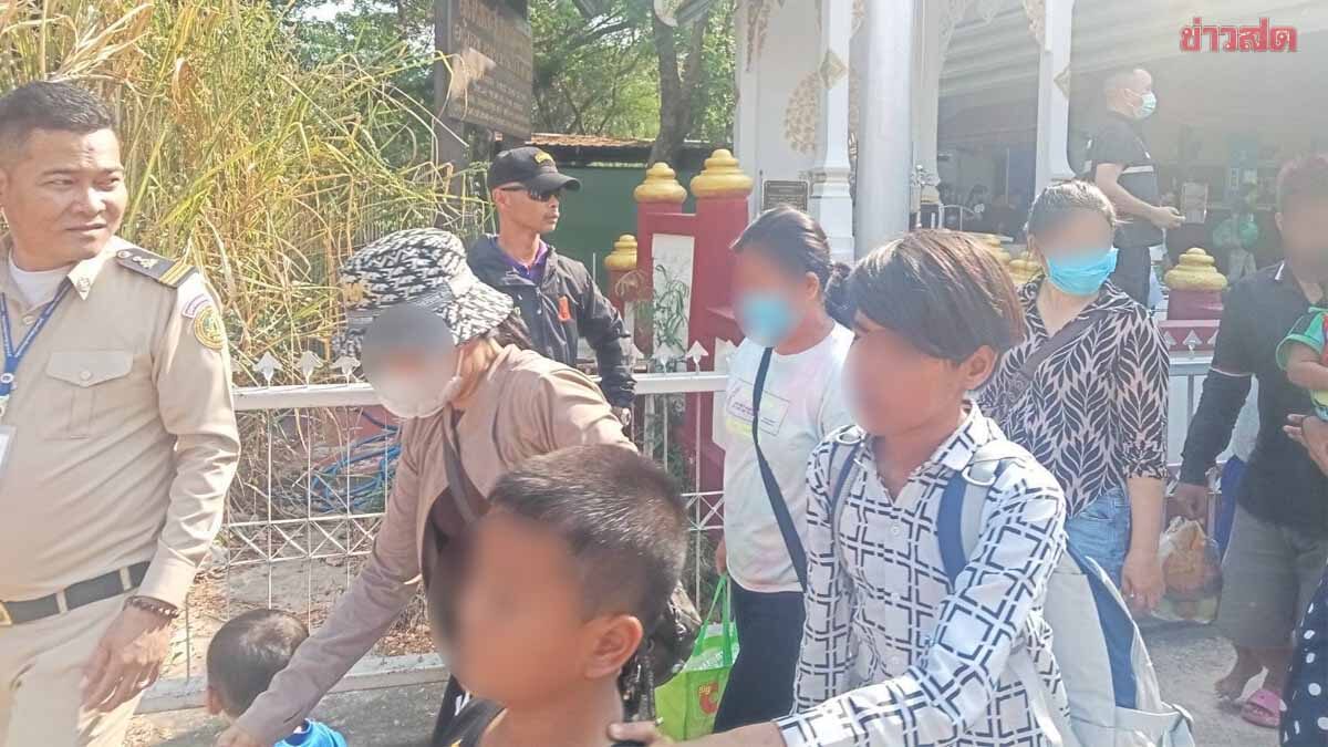 เปิดด่านสระแก้ว ลุยผลักดันแรงงานเถื่อนชาวเขมร 106 คน กลับประเทศ