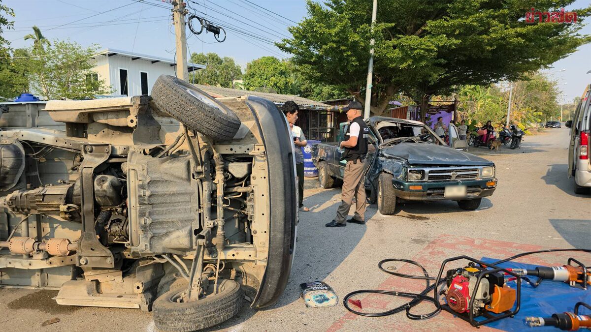 หนุ่มใหญ่ขับรถกลับจากงานบุญ รถแหกโค้งเฉี่ยวร้านข้างทางคว่ำเสียชีวิตคาซาก