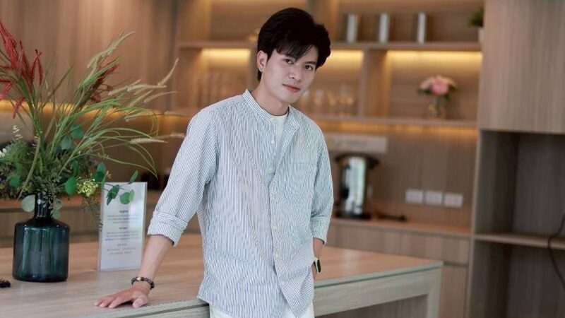 มอส นัธทวัฒน์
