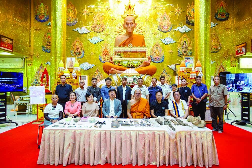 สดจากหน้าพระ