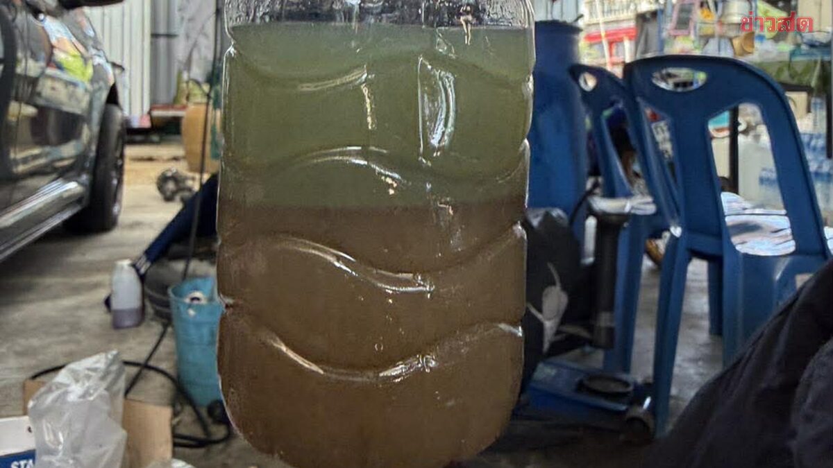 หนุ่มร้อง! เติมดีเซลไฟแจ้งเตือนขึ้นไม่หายให้อู่เช็กเจอน้ำปนมาด้วย เสียเงินอีก 2,500 ค่าล้างถัง