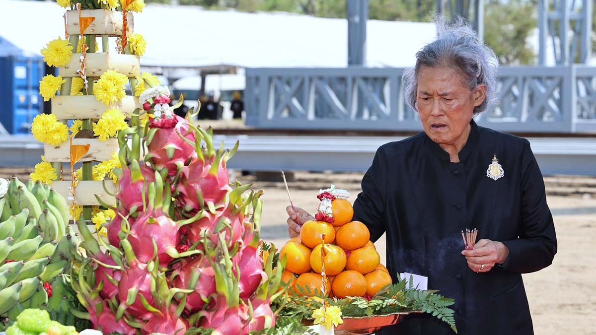 กรมสมเด็จพระเทพ ทรงประกอบพิธียกเสา พระเมรุมาศ ถวายพระเพลิงพระบรมศพ ‘’พระพันปีหลวง’
