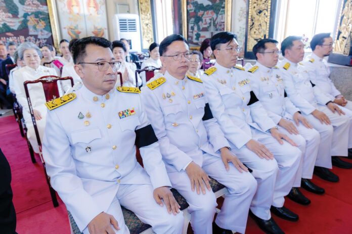 สดจากหน้าพระ - เชิญสัญญาบัตรพัดยศ-ผ้าไตร ถวายแด่‘พระราชวัชรธรรมรังษี’