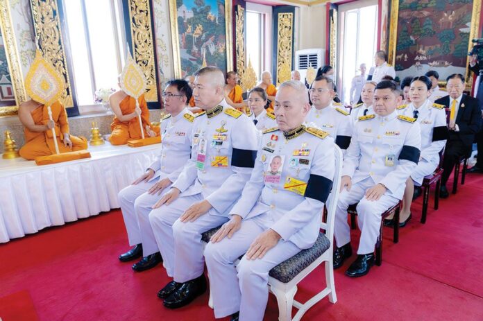 สดจากหน้าพระ - เชิญสัญญาบัตรพัดยศ-ผ้าไตร ถวายแด่‘พระราชวัชรธรรมรังษี’
