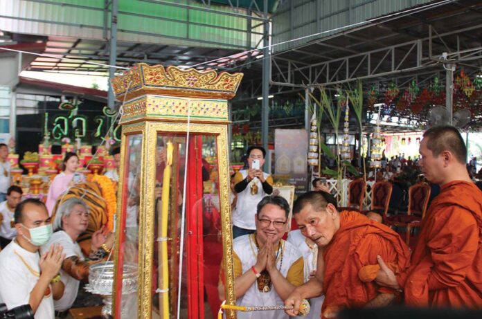 สดจากหน้าพระ - ‘เสือมันดัง’พระขุนแผนหลังเสือ ‘หลวงปู่ศิลา’ประธานปลุกเสก