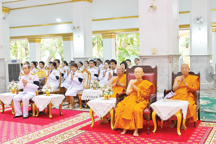 สดจากหน้าพระ - จัดพิธีเจริญพระพุทธมนต์-ตักบาตร ถวายราชกุศลกรมสมเด็จพระเทพฯ