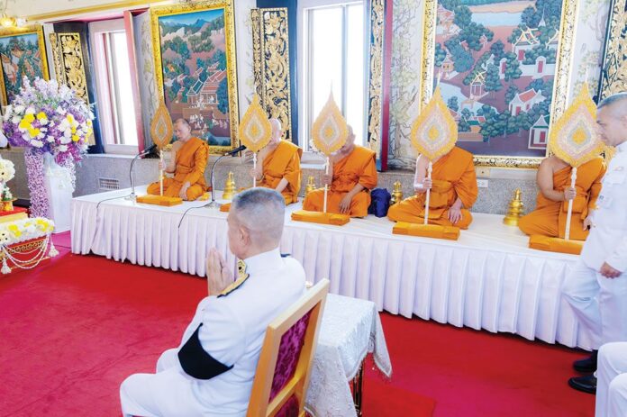 สดจากหน้าพระ - เชิญสัญญาบัตรพัดยศ-ผ้าไตร ถวายแด่‘พระราชวัชรธรรมรังษี’